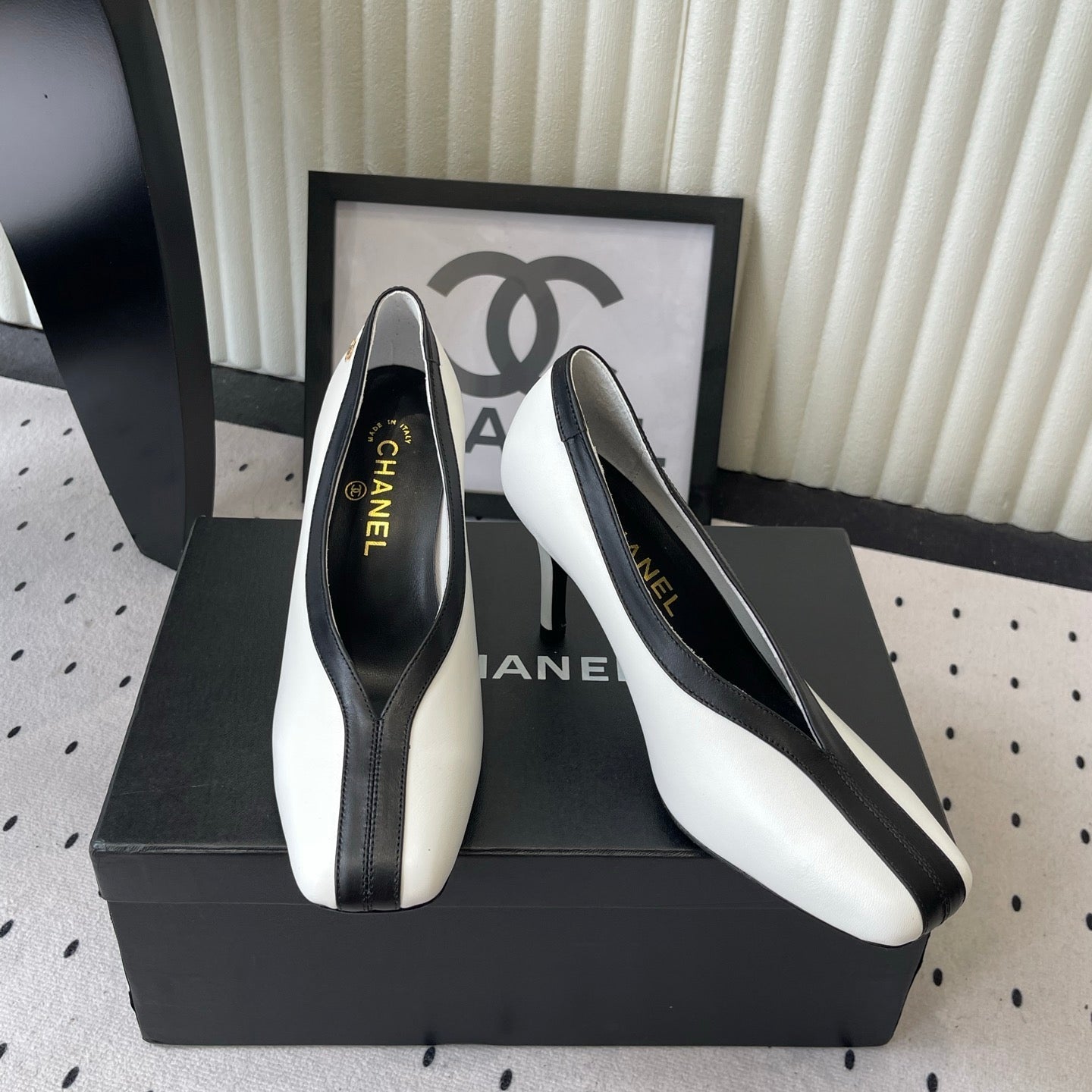 CC 26s Matthieu Blazy Pump 9.5cm White Sheepskin 807484