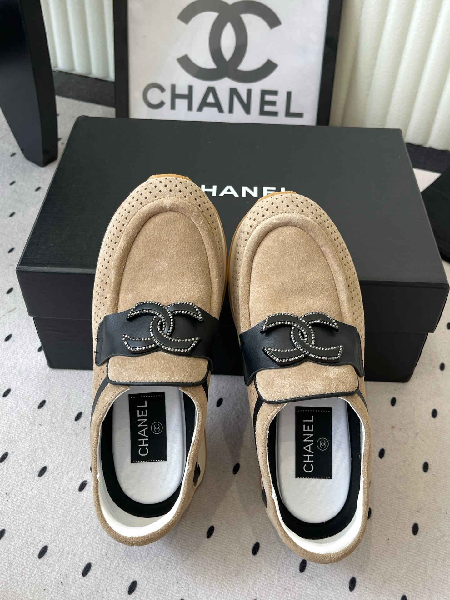 CC 26s Casual Sneakers Beige Suede 892522