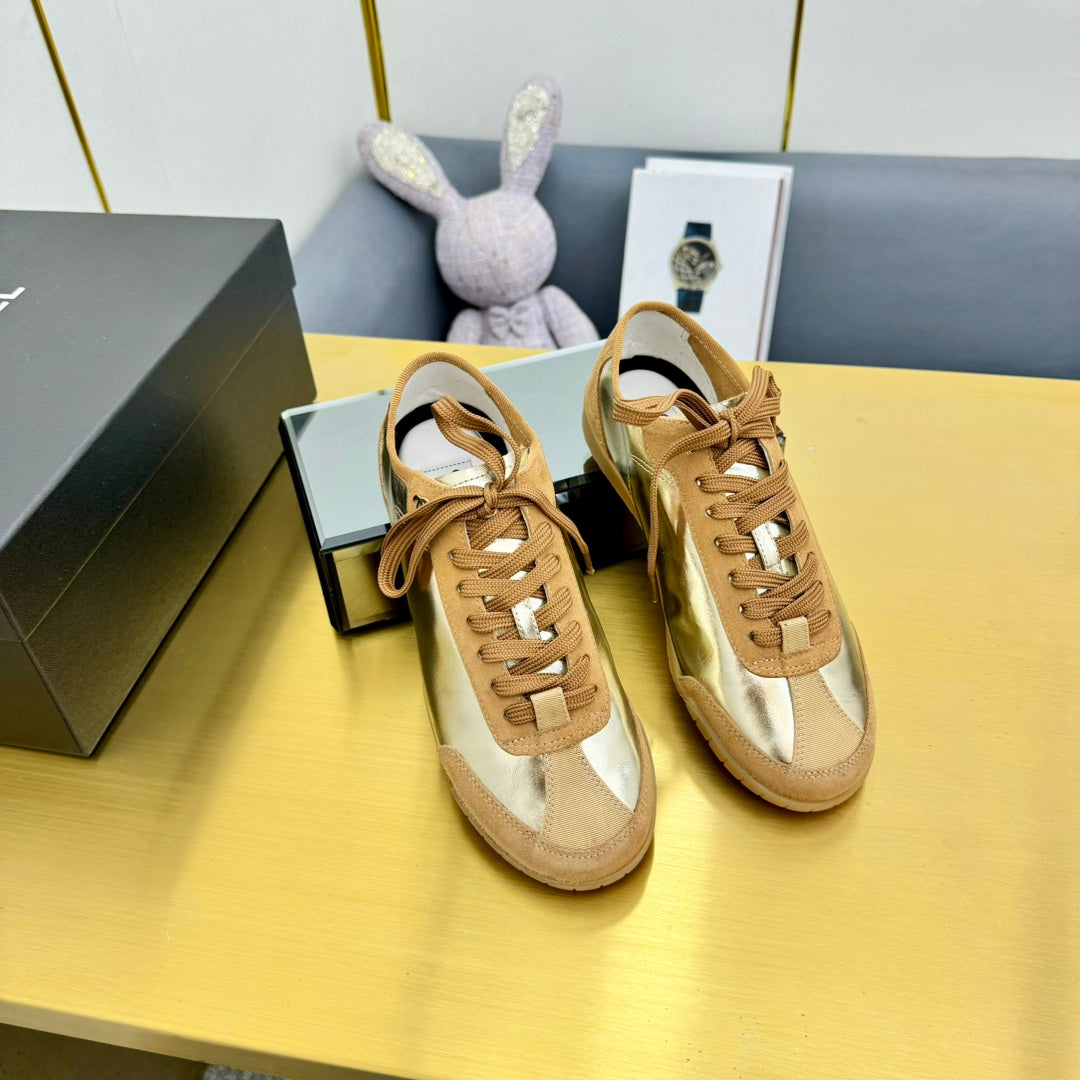 CC SNEAKER IN GOLD CALFSKIN AND SUEDE