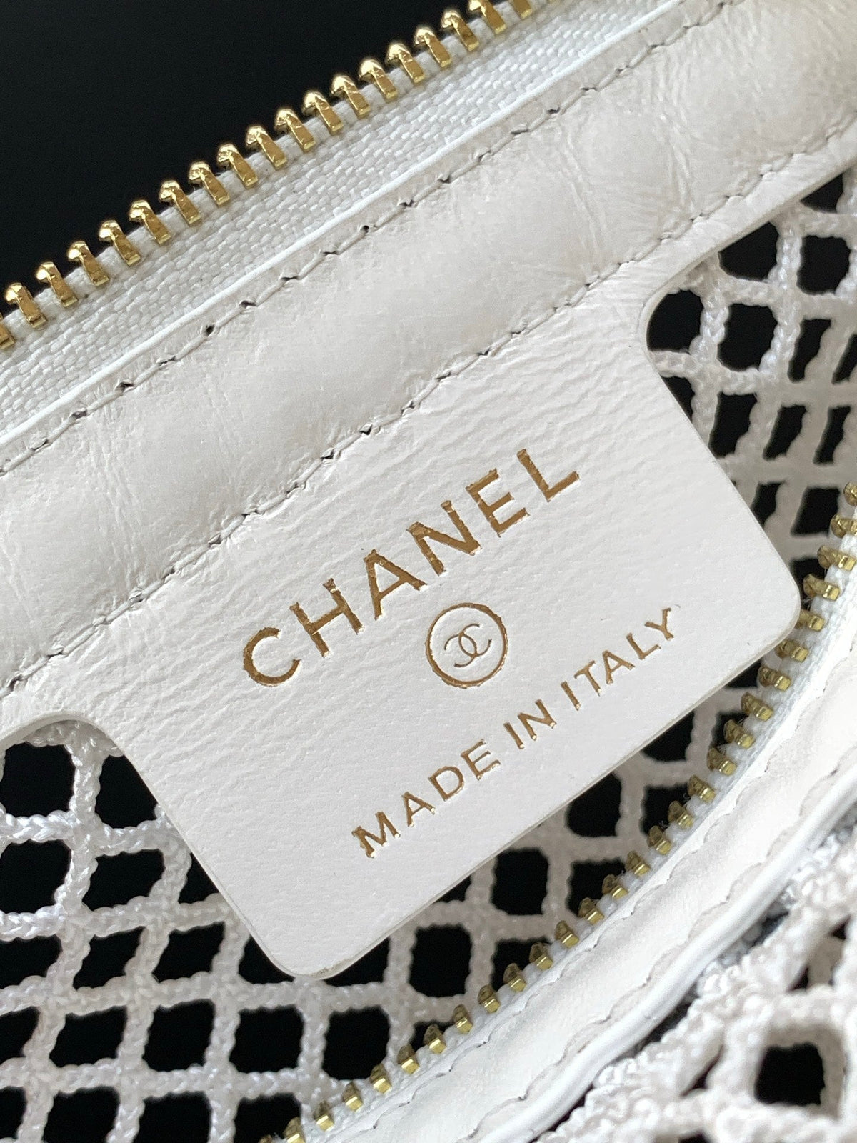 CC 25S Pouch Bag 17cm White Mesh Calfskin