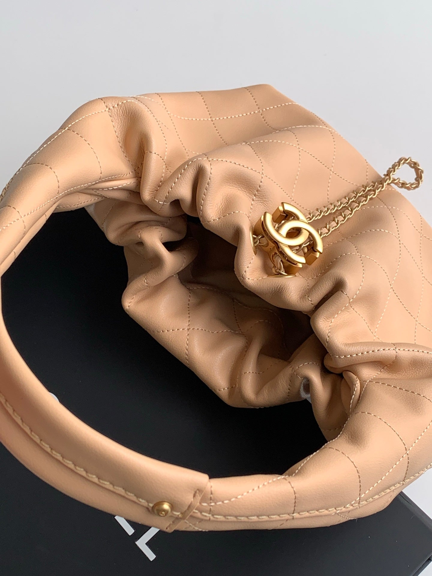 CC 2025 Hobo Bag 32cm Beige Calfskin