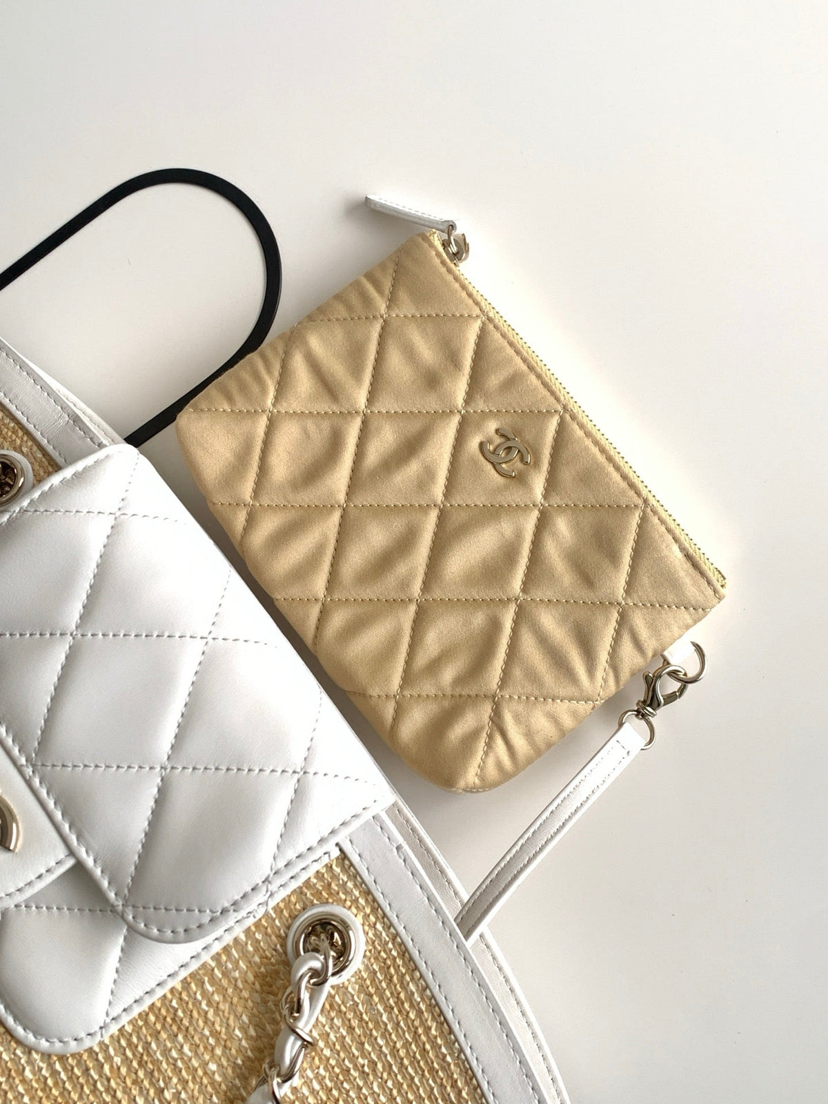 CC 2026 Medium Shopping Bag Beige White Straw Calfskin
