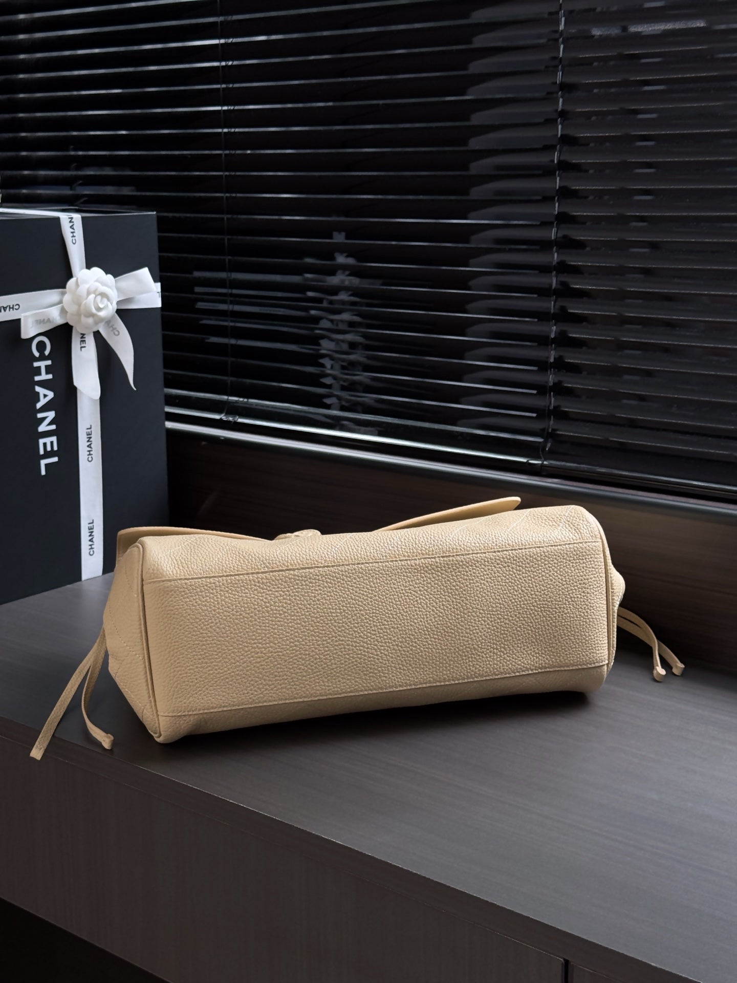 CC 26s Small Shopping Bag Beige Calfskin 143387