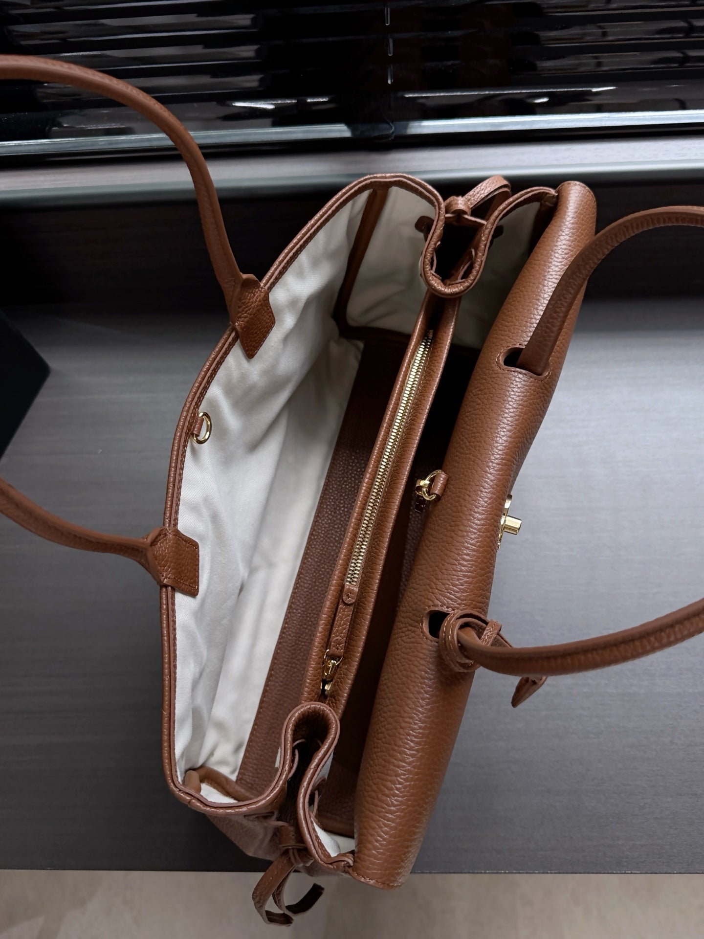 CC 26s Small Shopping Bag Brown Calfskin 143386
