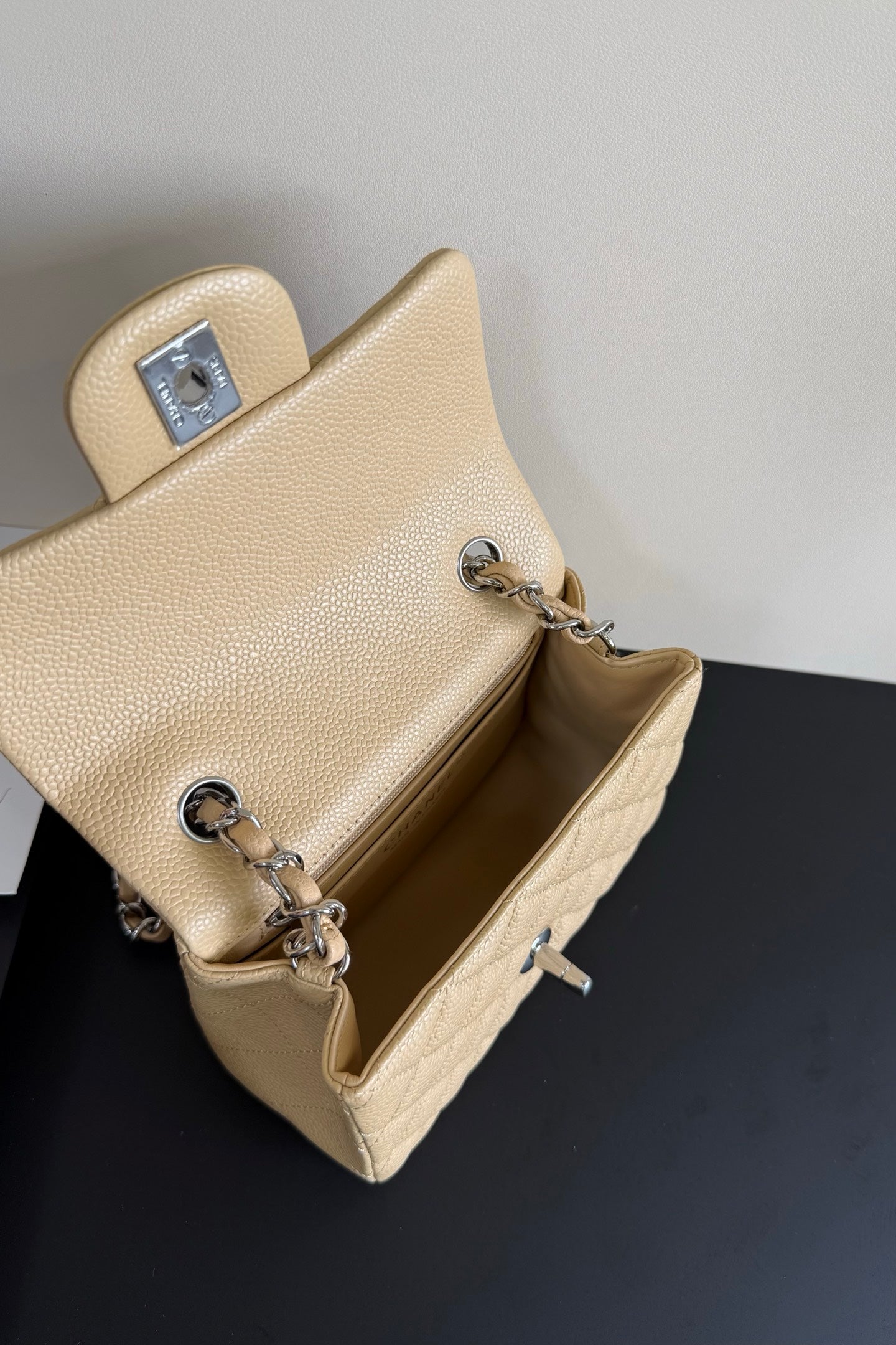 CC Flap Bag 17cm Beige Caviar SHW 284749