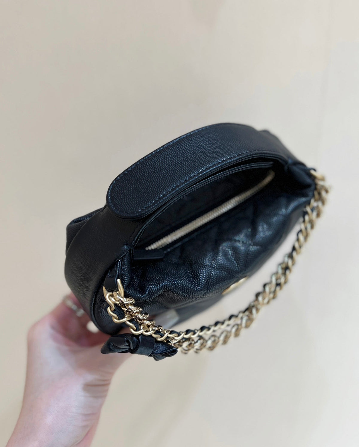 CC Double Chain Bow Pouch Caviar GHW 289787