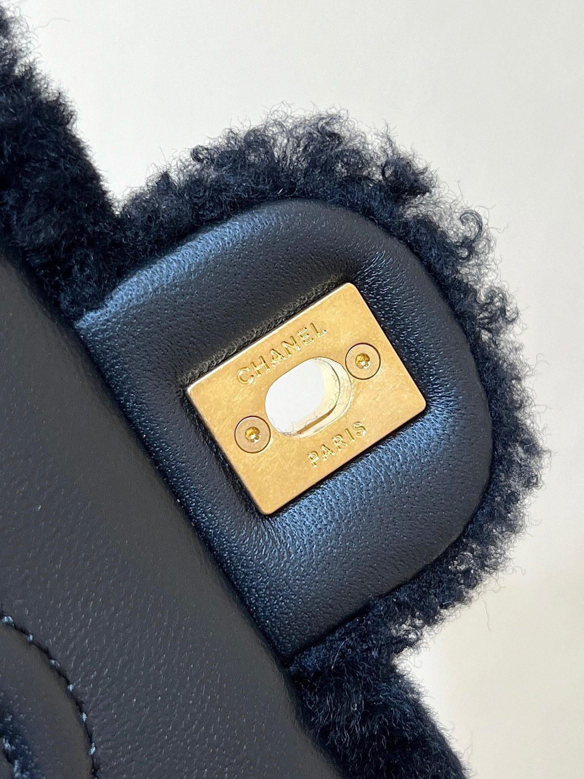 CC  24K Teddy Bear CF 18 cm Black Lambskin & Fur Light GHW