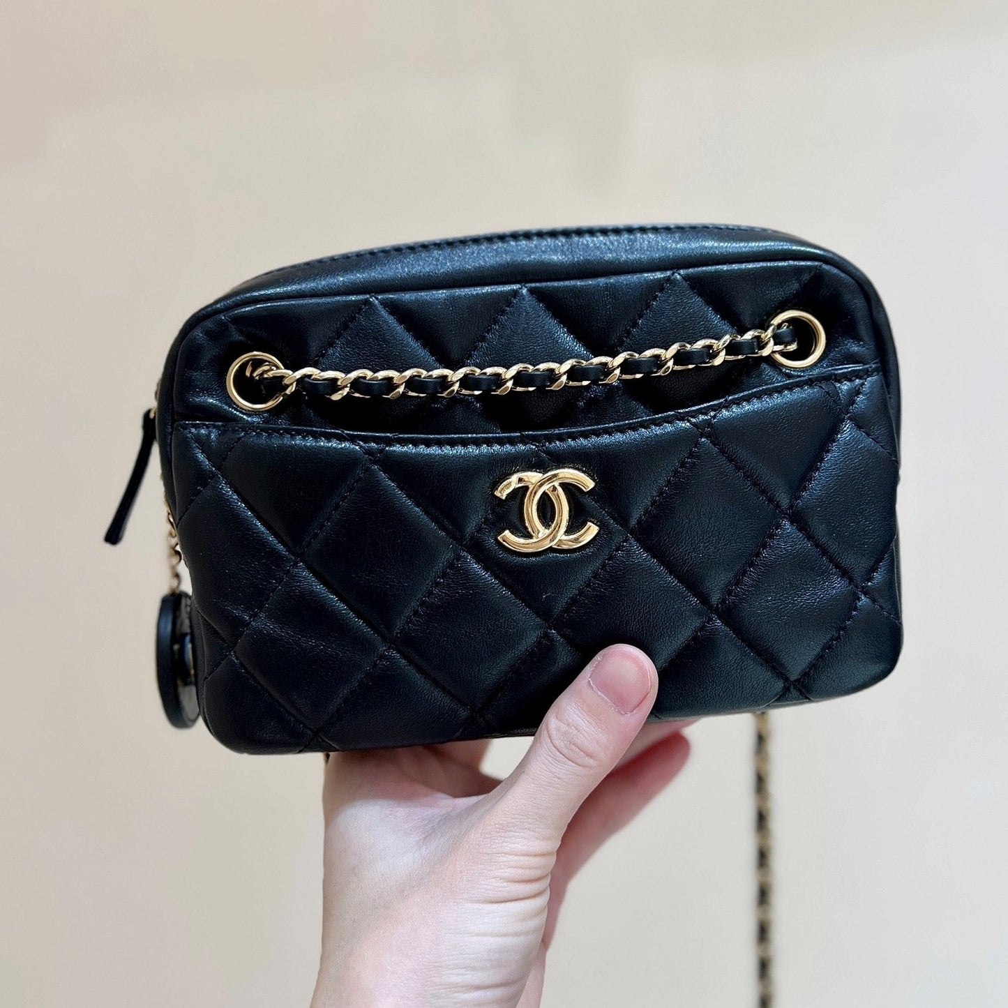 CC  24K Gold Coin Camera Bag 18cm Black Lambskin Light GHW