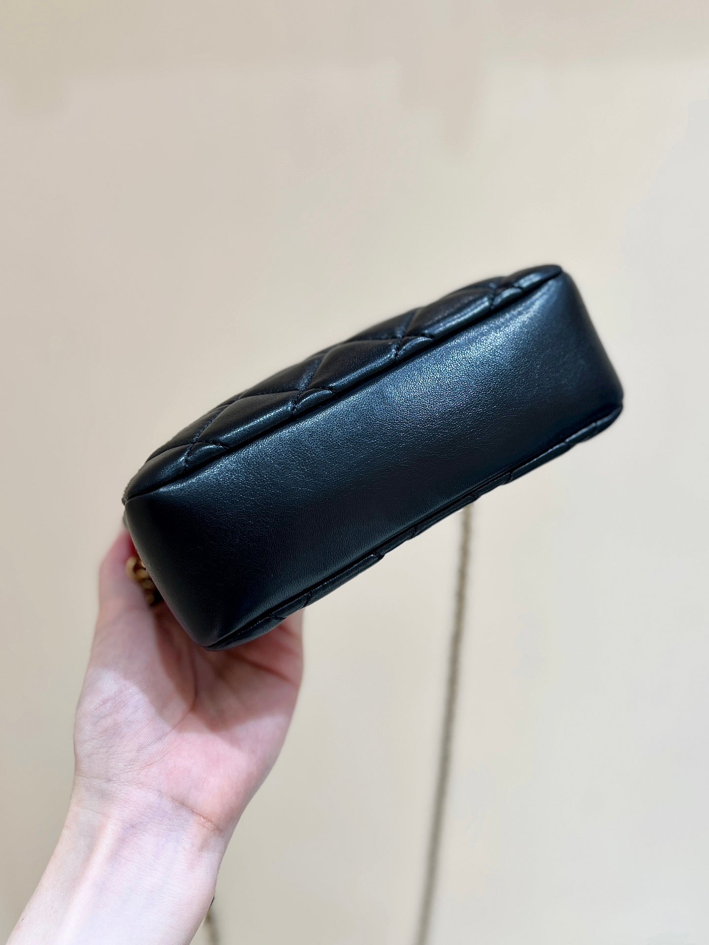 CC  24K Gold Coin Camera Bag 18cm Black Lambskin Light GHW