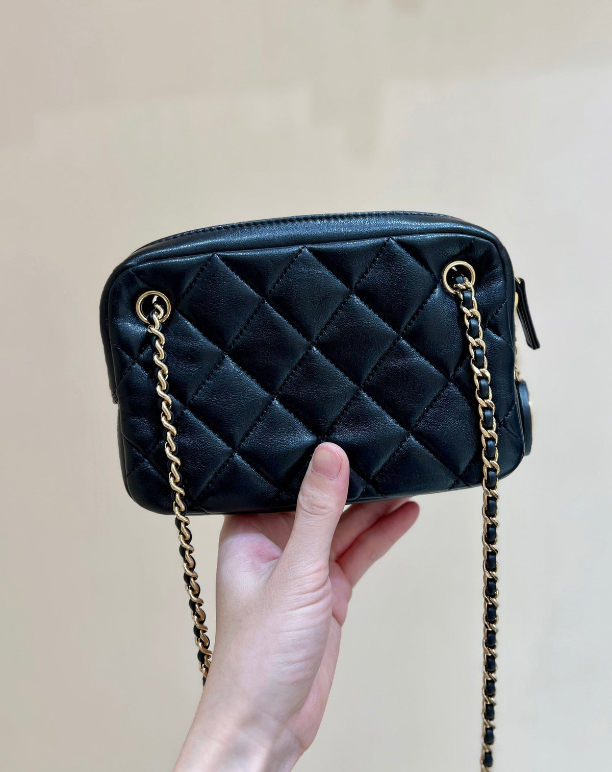 CC  24K Gold Coin Camera Bag 18cm Black Lambskin Light GHW