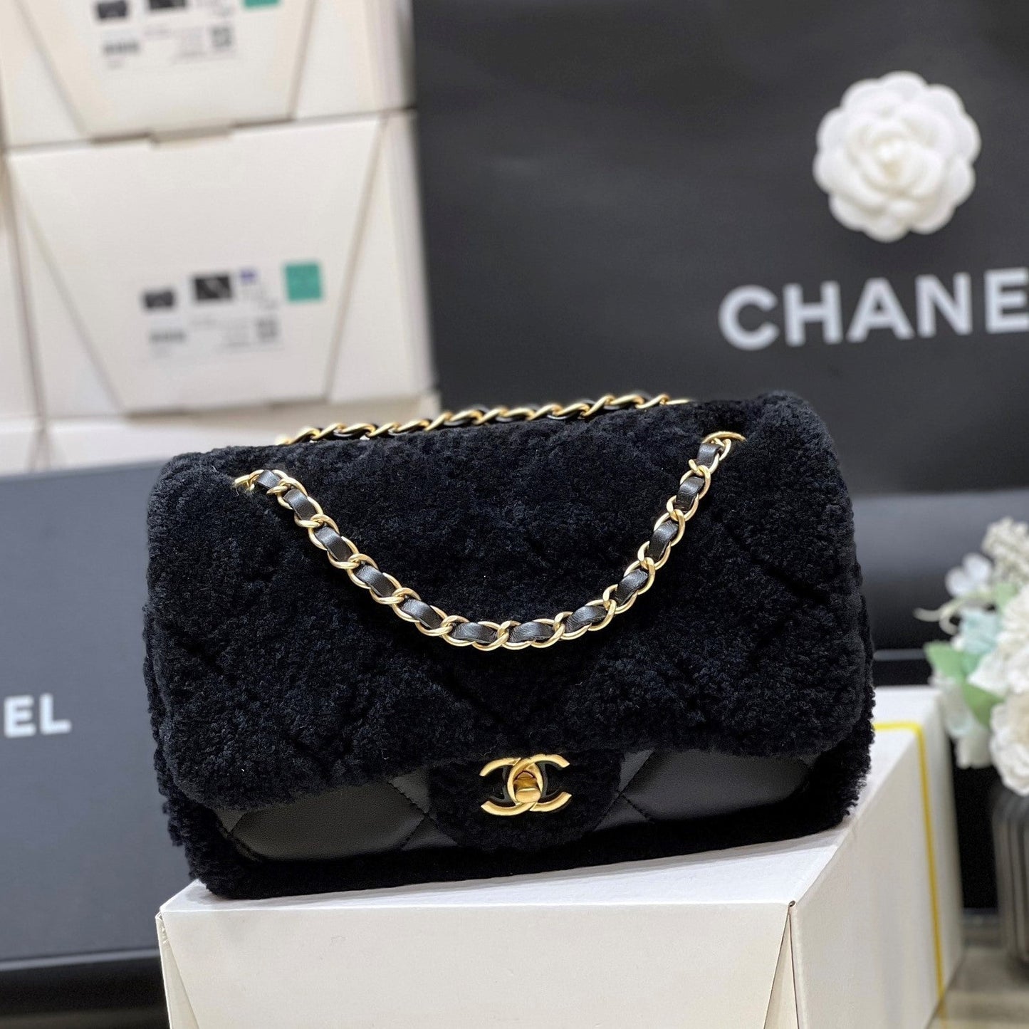 CC  24K Teddy Bear CF 23.5cm Black Lambskin & Fur Light GHW