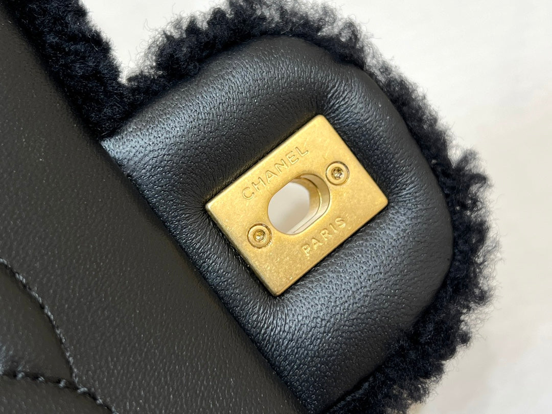 CC  24K Teddy Bear CF 23.5cm Black Lambskin & Fur Light GHW