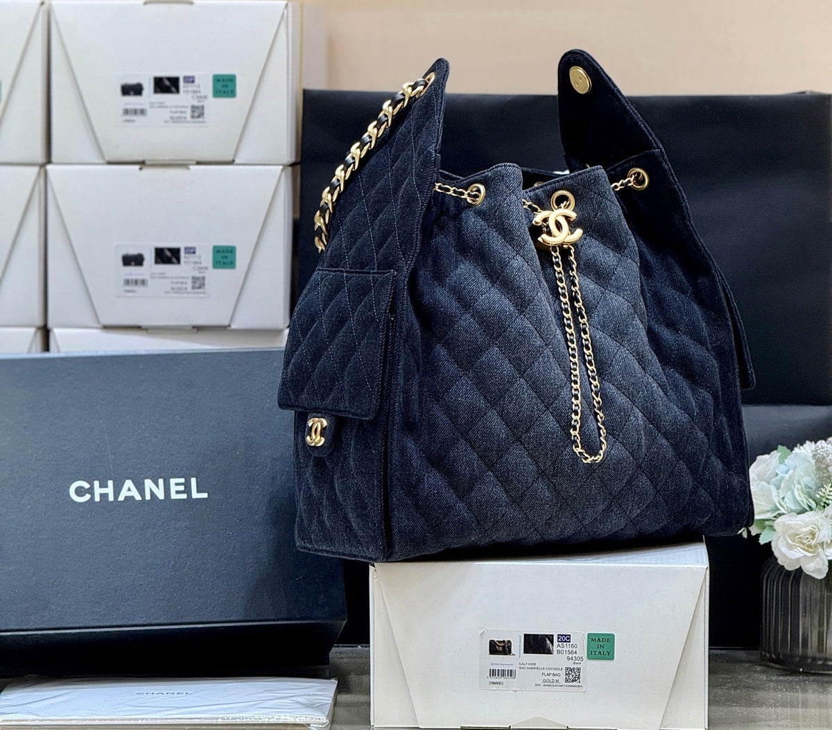 CC 25 Handbag 40 In Dark Blue Denim Gold Hardware