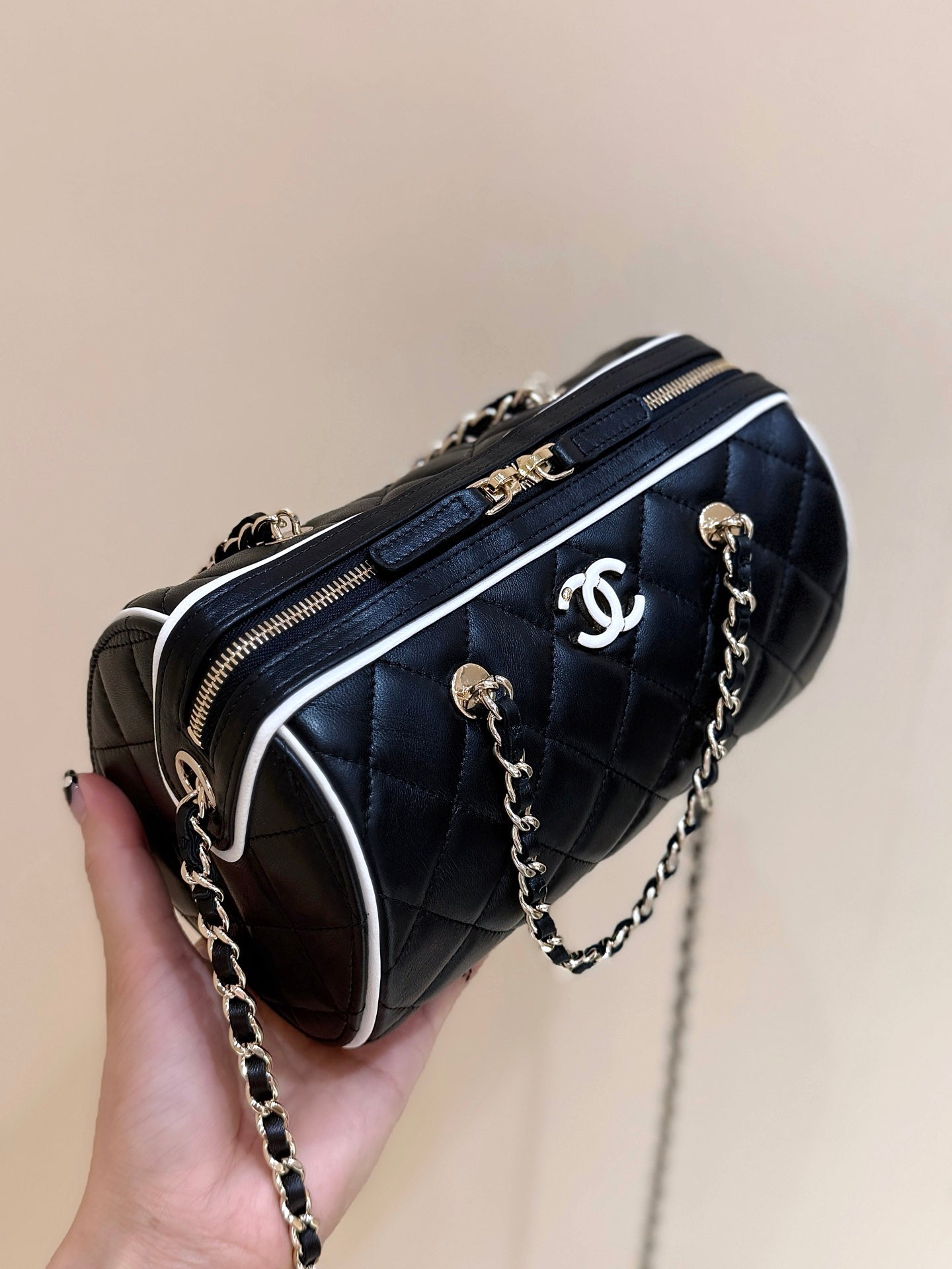 CC 25P Bowling Bag 18.5cm Black Quited Lambskin 290304