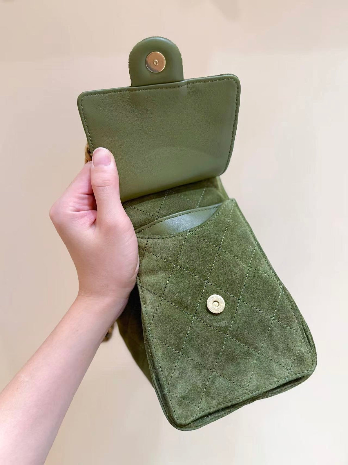 CC 2026 Hobo Bag 30cm Olive Suede 290087