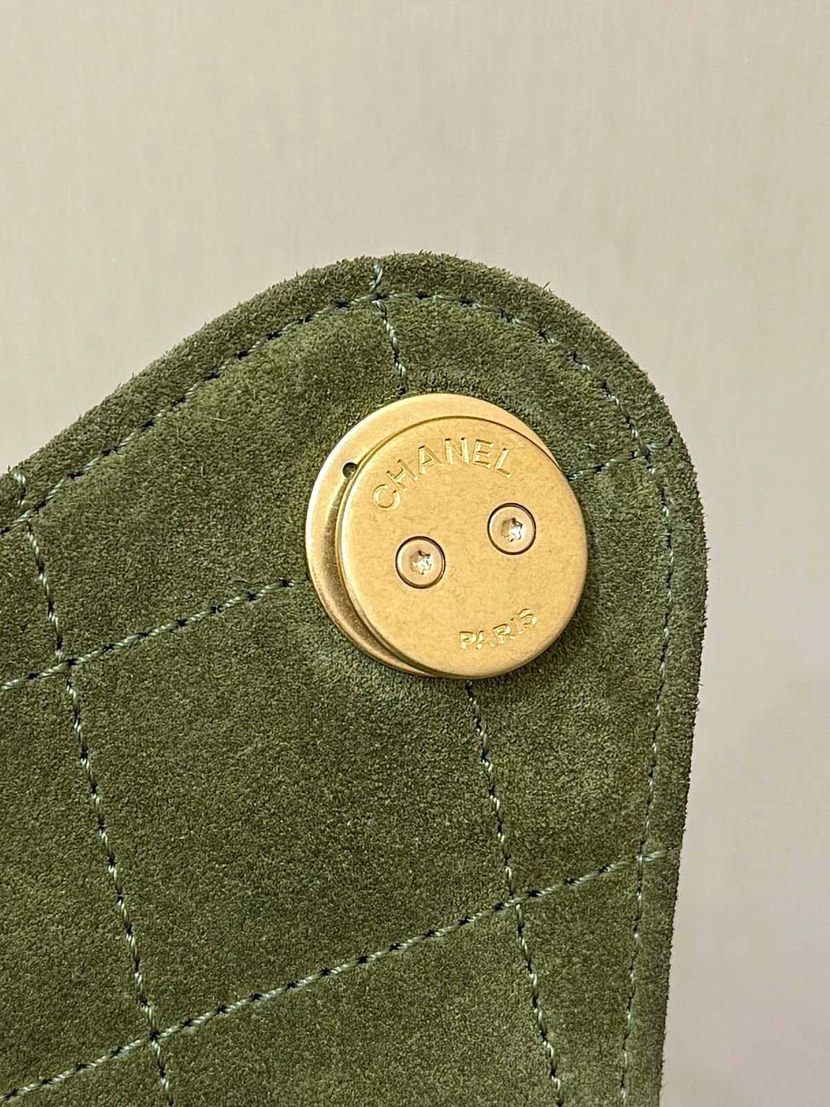 CC 2026 Hobo Bag 30cm Olive Suede 290087