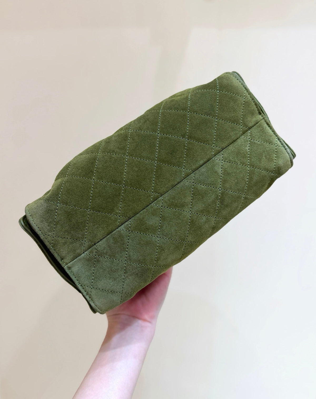 CC 2026 Hobo Bag 30cm Olive Suede 290087