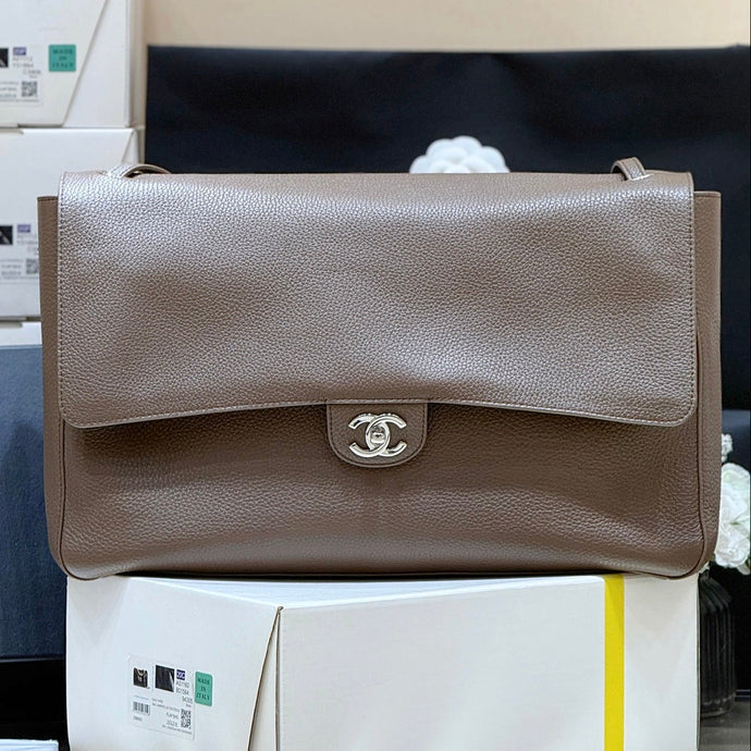 Chanel 2026 Maxi Flap Bag 29cm Light Brown Grained Calfskin