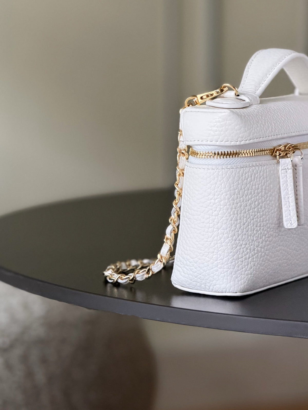 CC 26s Vanity Bag 19.5cm White Cowhide