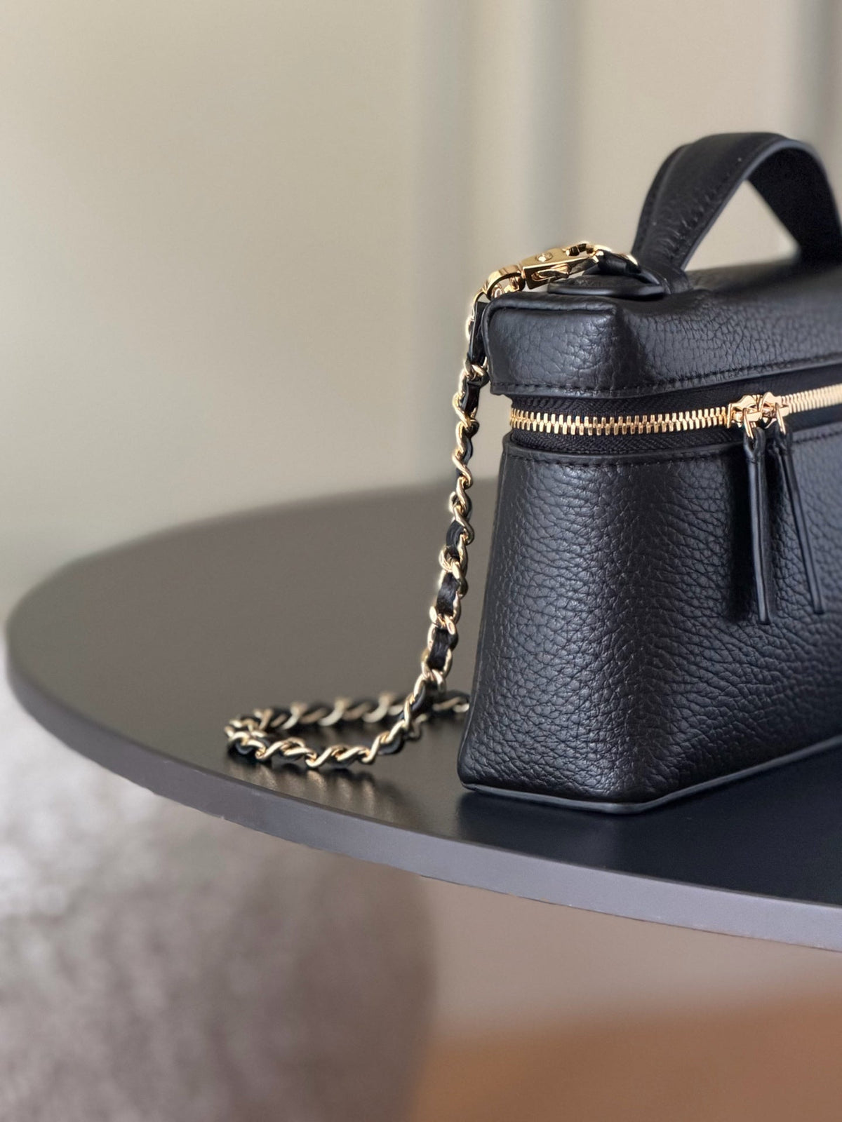 CC 26s Vanity Bag 19.5cm Black Cowhide