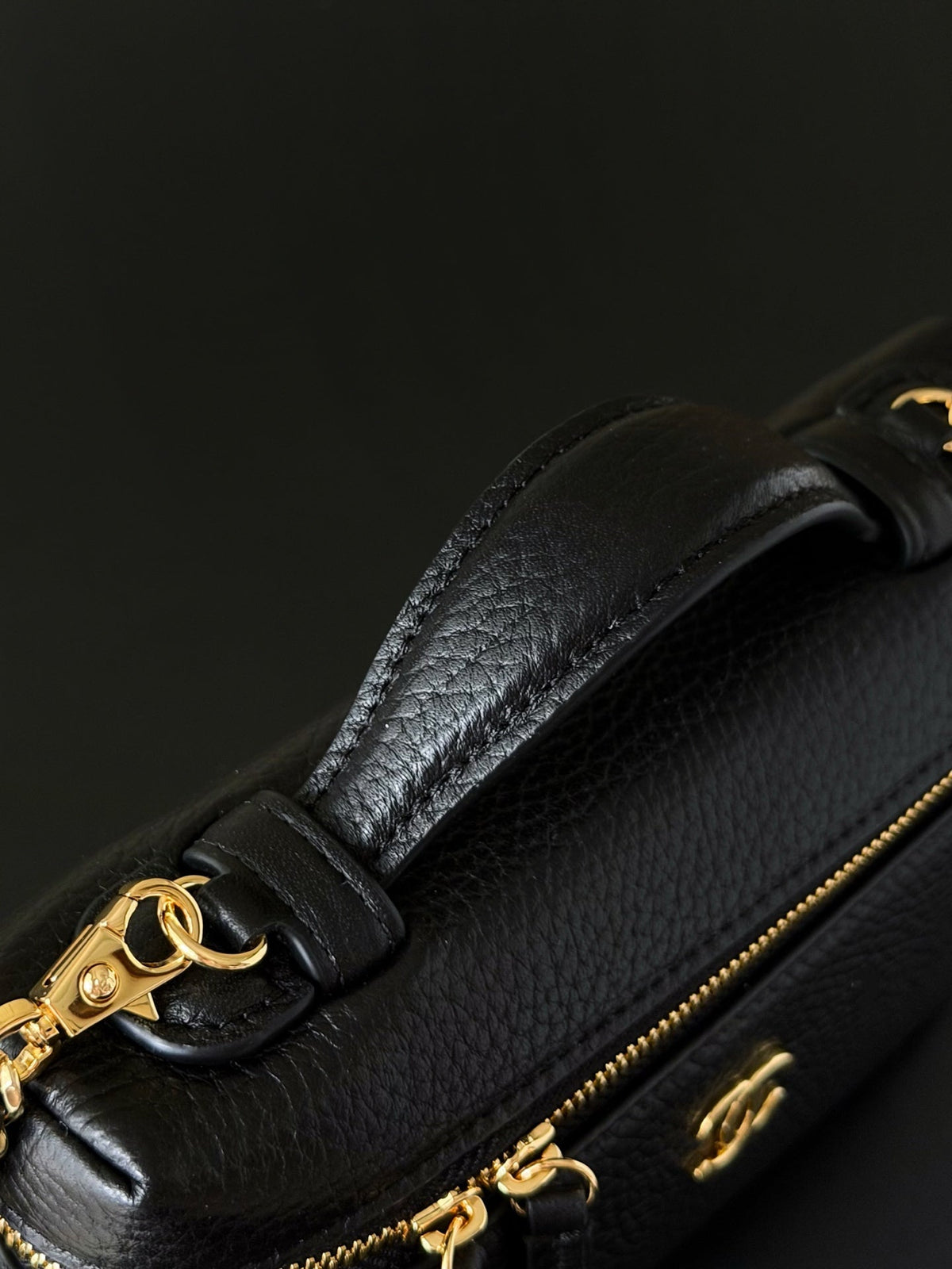 CC 26s Vanity Bag 19.5cm Black Cowhide
