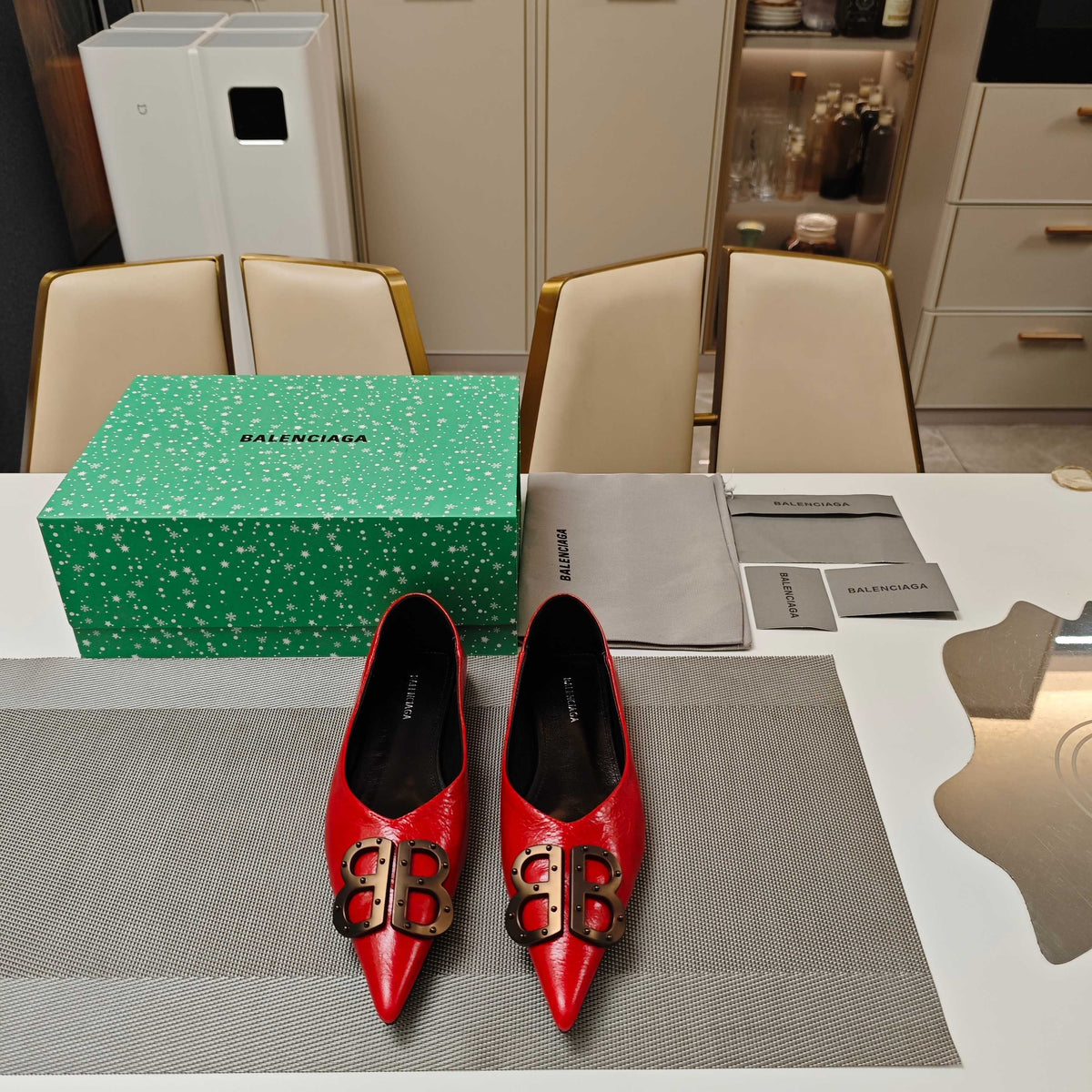 POINTED BALLET FLATS IN RED SHINY CRACKED SHEEPSKIN