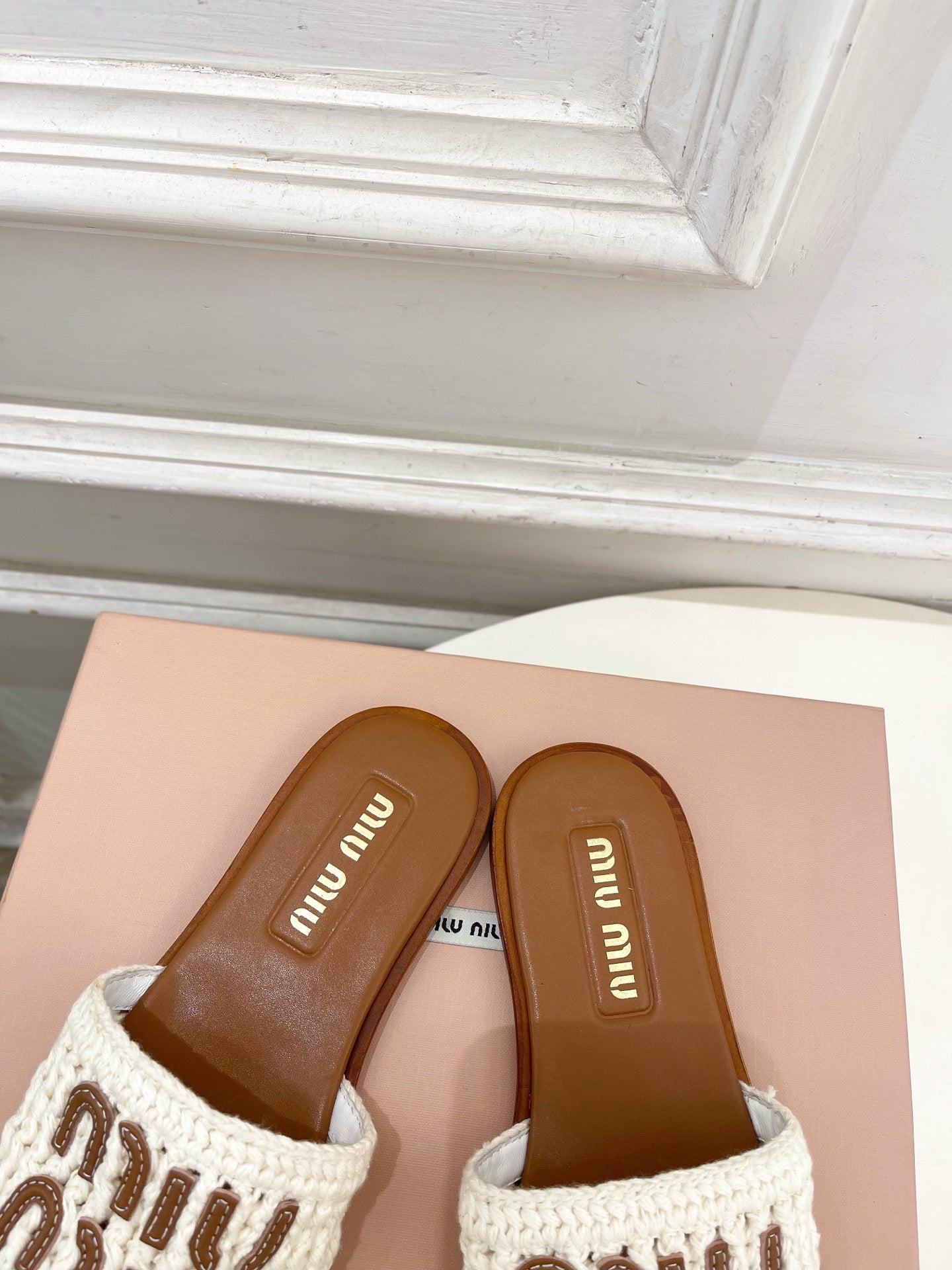 MIU Flat Slippers Brown White Knitted Fabric Sheepskin 631916