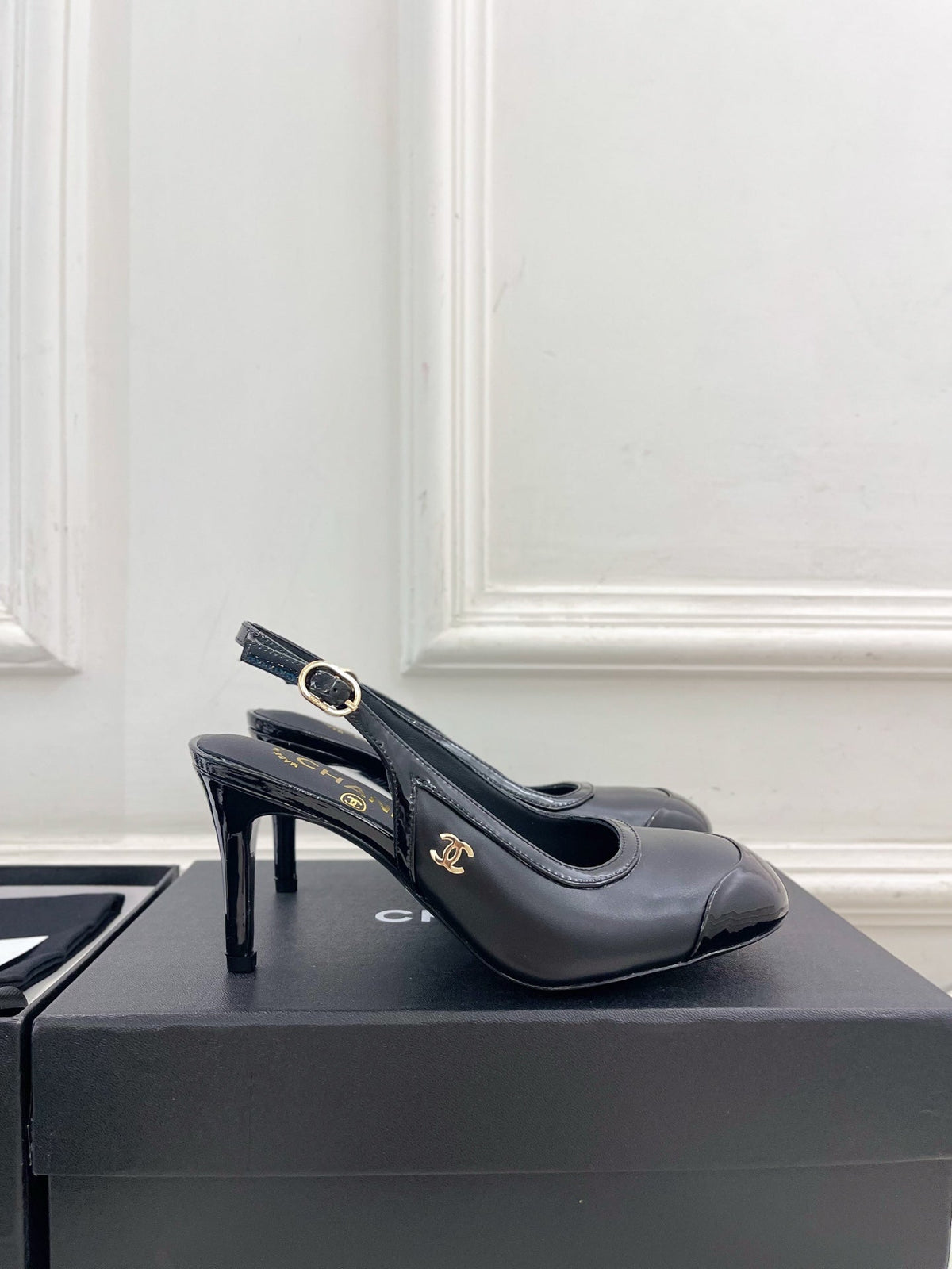 CC 26s Slingbacks Conic Heel 9cm Black Leather 946881