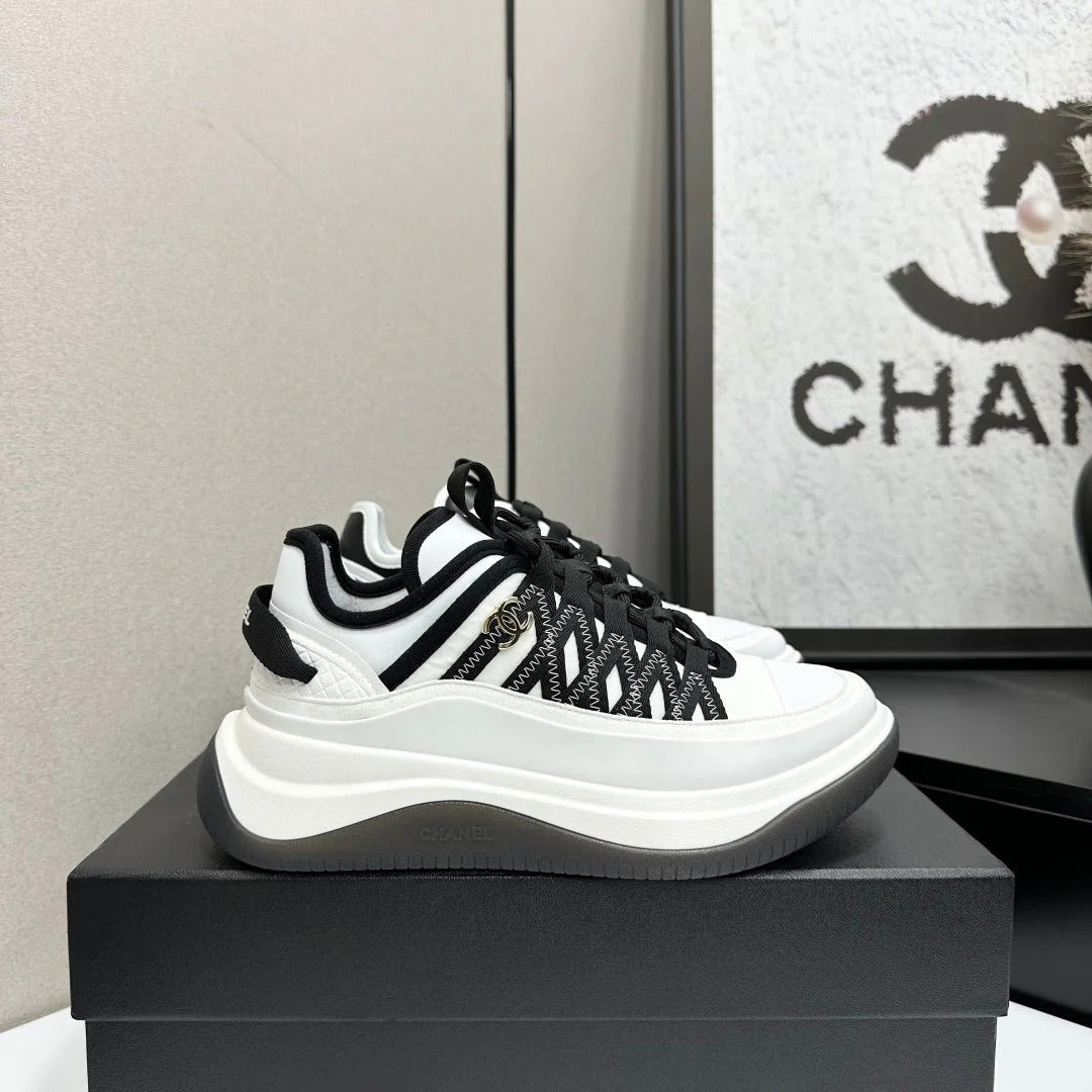 CC 26s Casual Sneakers White Black Fabric Cowhide 626370