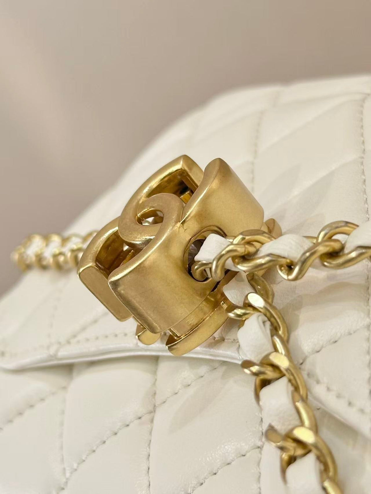 Chanel 2025 Flap Bag White Gold 20cm Shinny Lambskin
