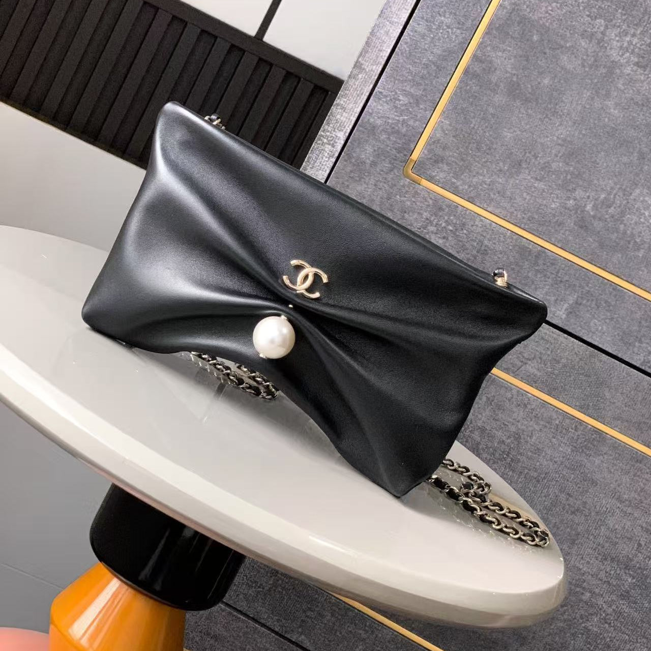 Chanel 2025 Shiny Pearl Clutch With Chain Bag 24cm Black Lambskin