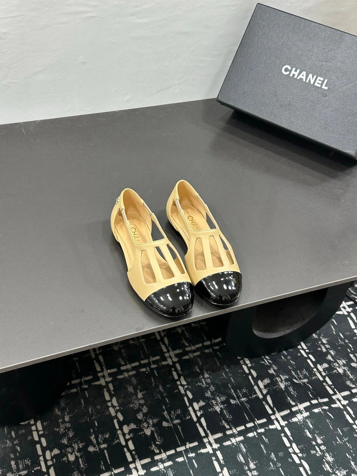 Chanel 2026 Flat Sandals Leather Sheepskin 832561