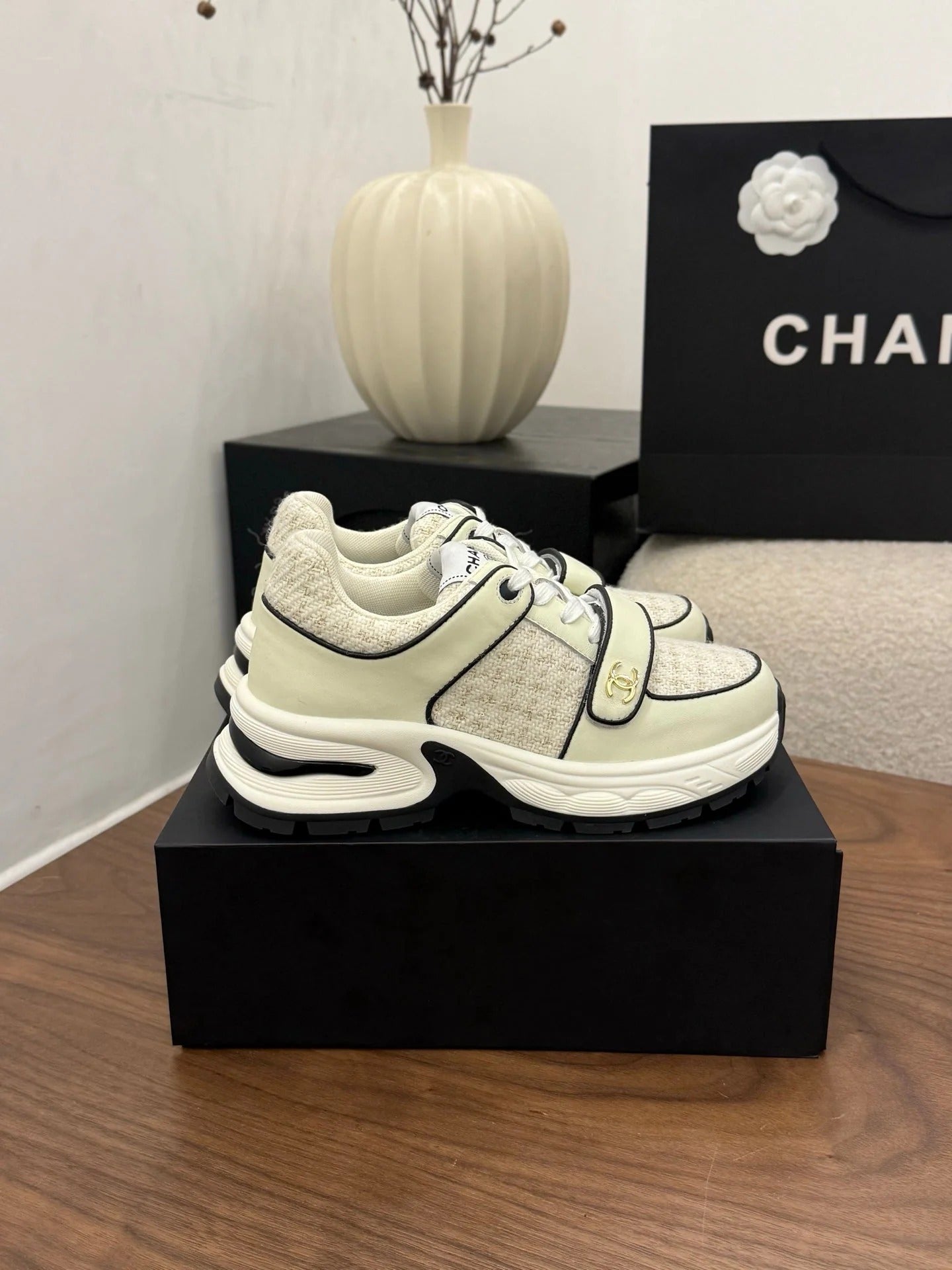 CC 26s Casual Sneaker Cream Tweed Leather 183603