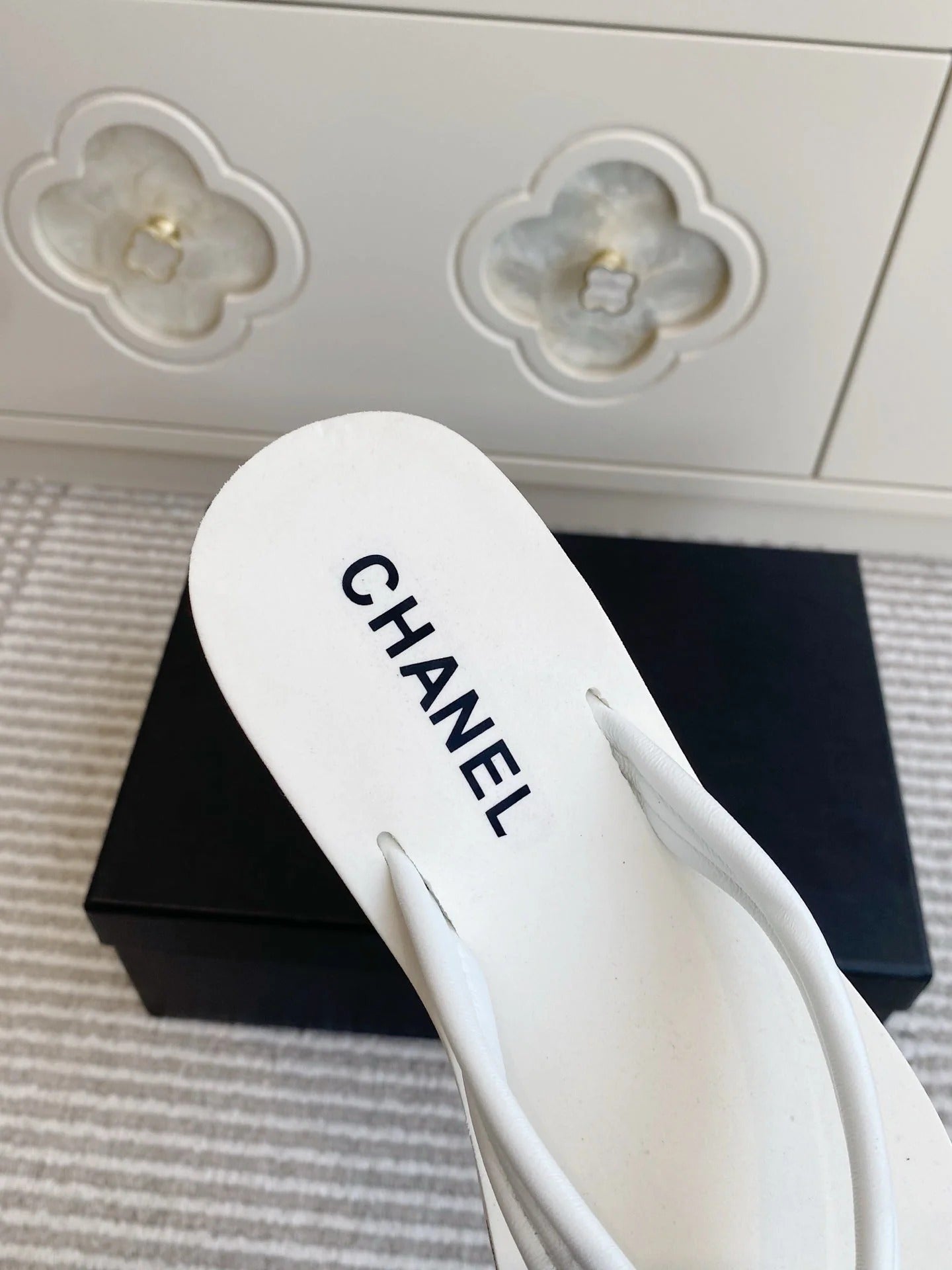 CC 26s Thong Sandals 65 White Rubber Leather 647675