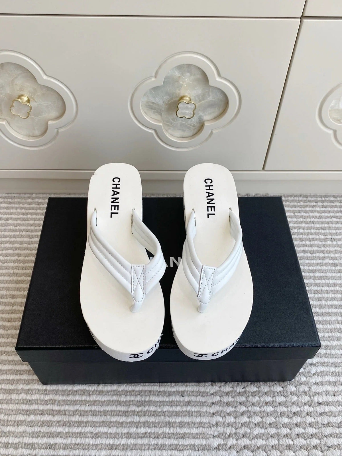 CC 26s Thong Sandals 65 White Rubber Leather 647675