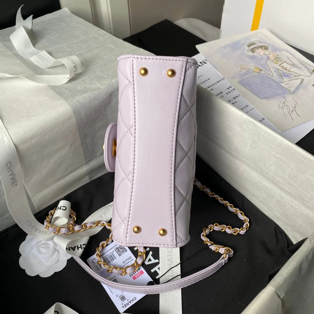 CC  25S FLAP BAG 18 CM IN LIGHT PURPLE LAMBSKIN WITH TOP HANDLE