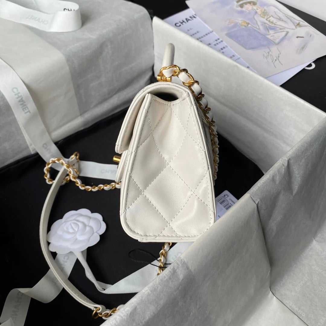 CC  25S FLAP BAG 18 CM IN WHITE LAMBSKIN WITH TOP HANDLE