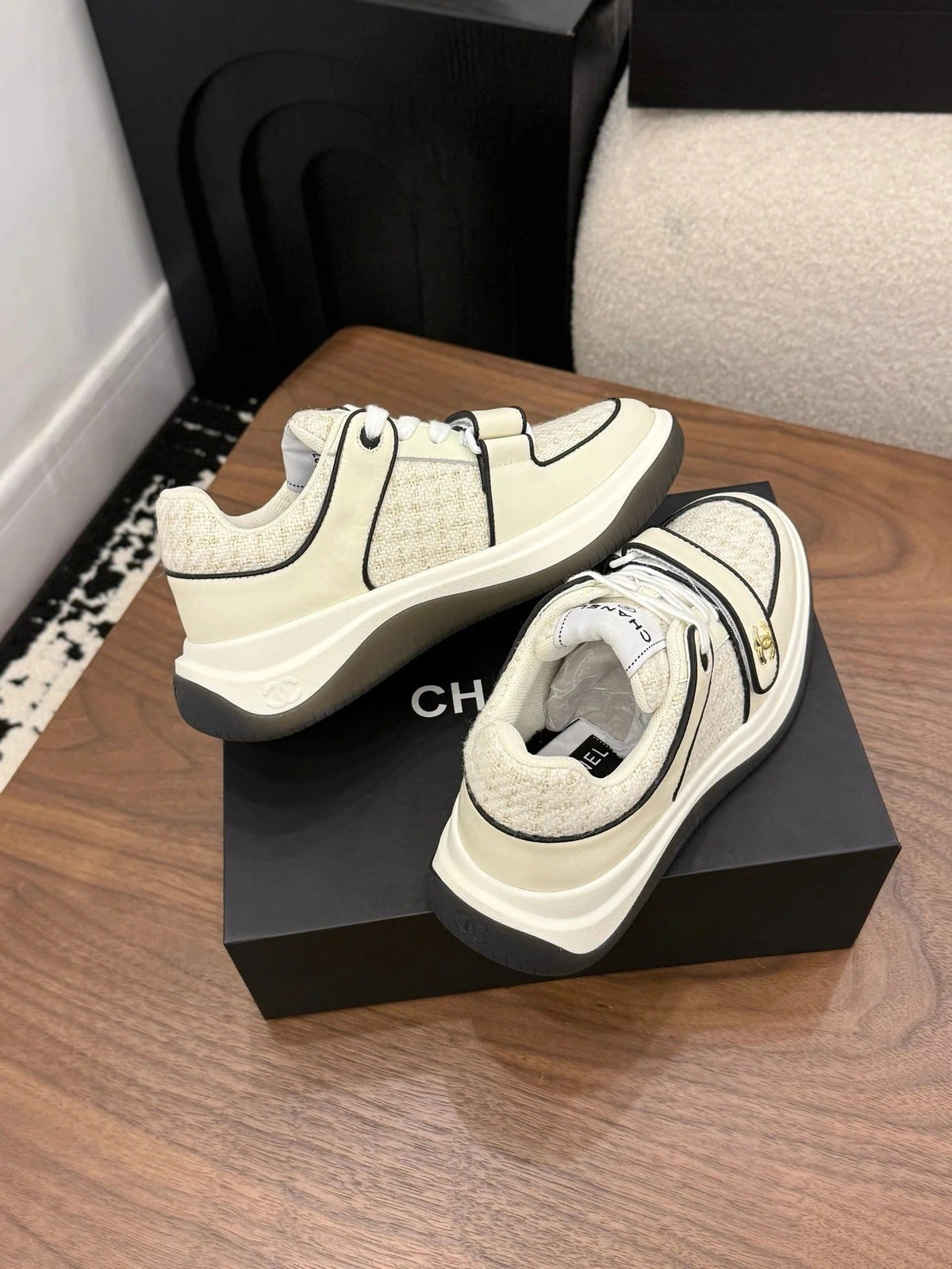 CC 26s Casual Sneaker Cream Tweed Leather 183600