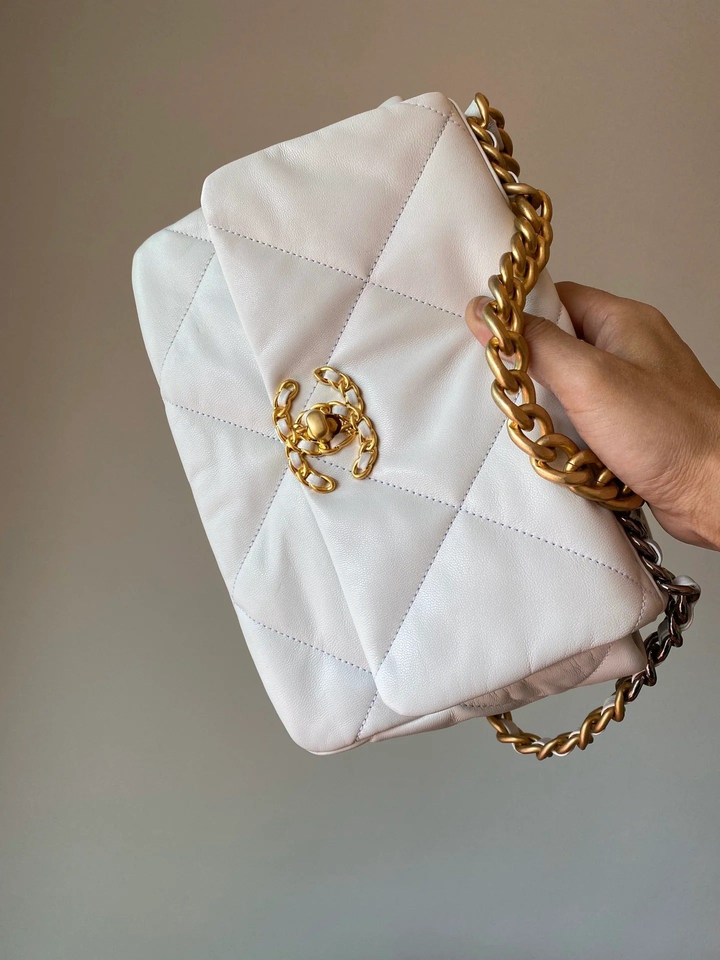 Chanel 2026 Flap Bag 26cm White Lambskin With Gold Hardware