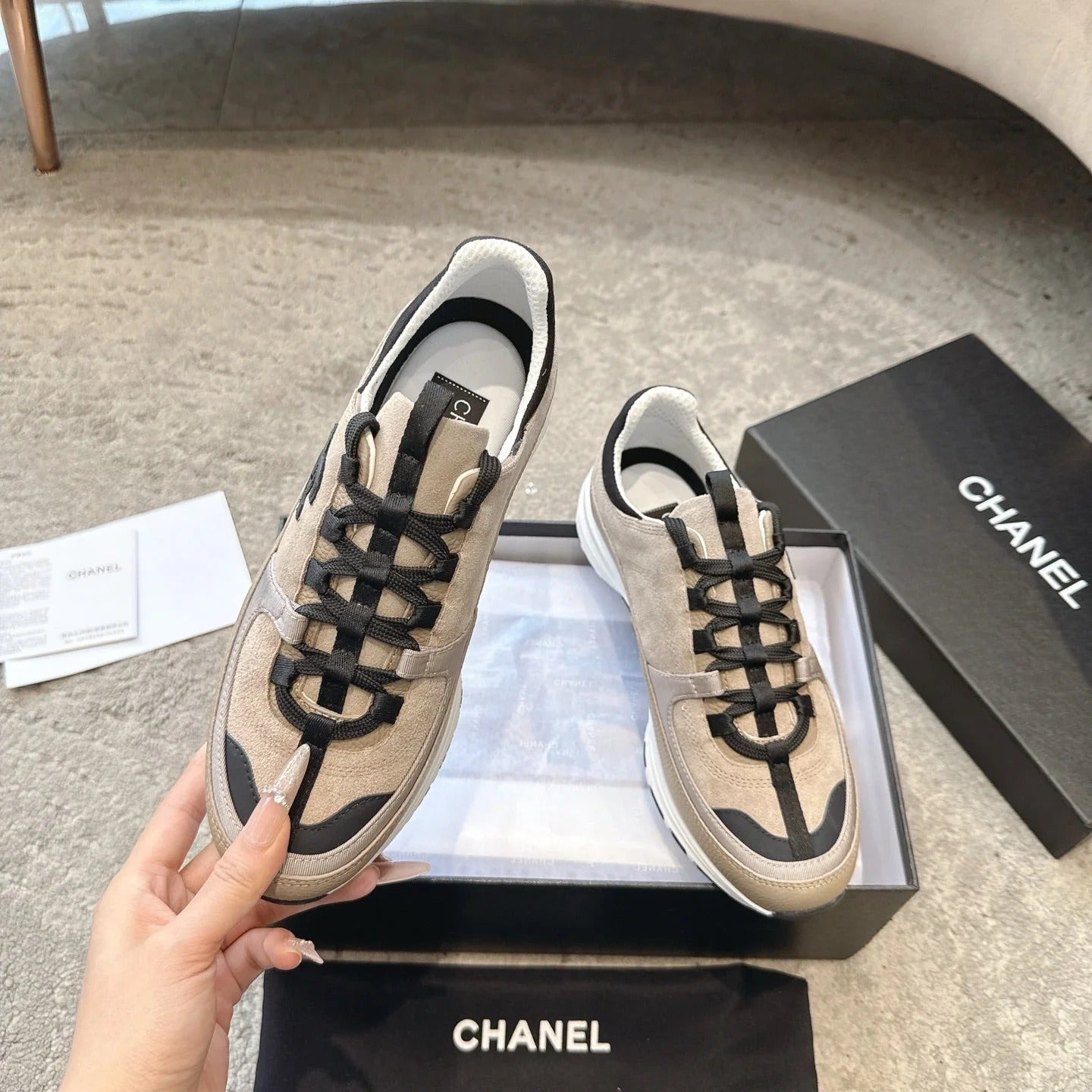 CC 26s Sneaker Beige Suede 647432