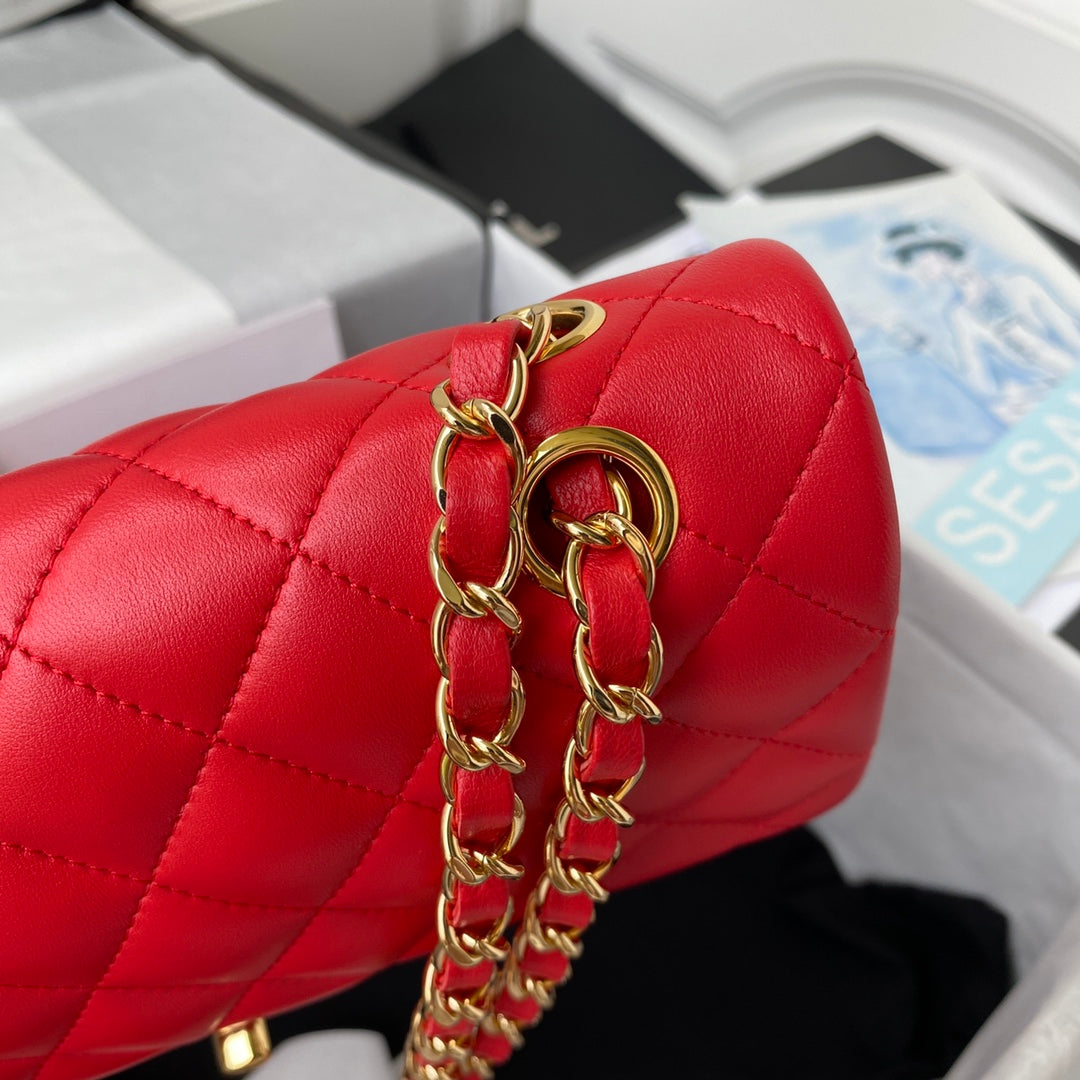 Medium Classic Flap Bag 23cm Red Lambskin Gold Hardware
