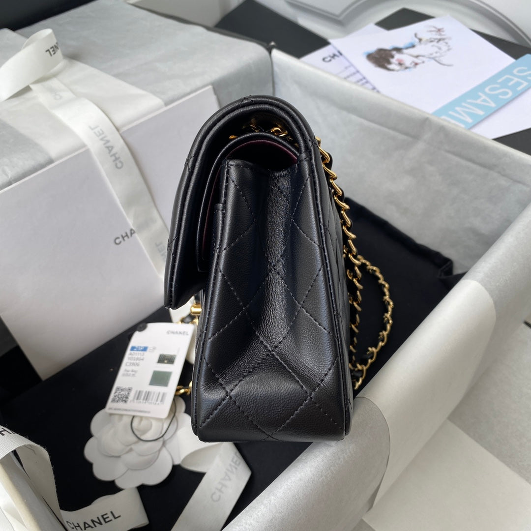 Medium Classic Flap Bag 23cm Black Lambskin Gold Hardware